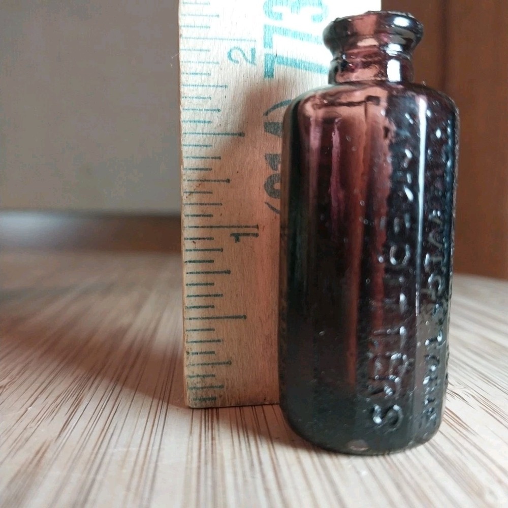 Vtg Lot Of 3 Miniature Bitters Bottles.Purple 2", Amber Wheaton 2", Clear 1 1/4" - Picture 3 of 14